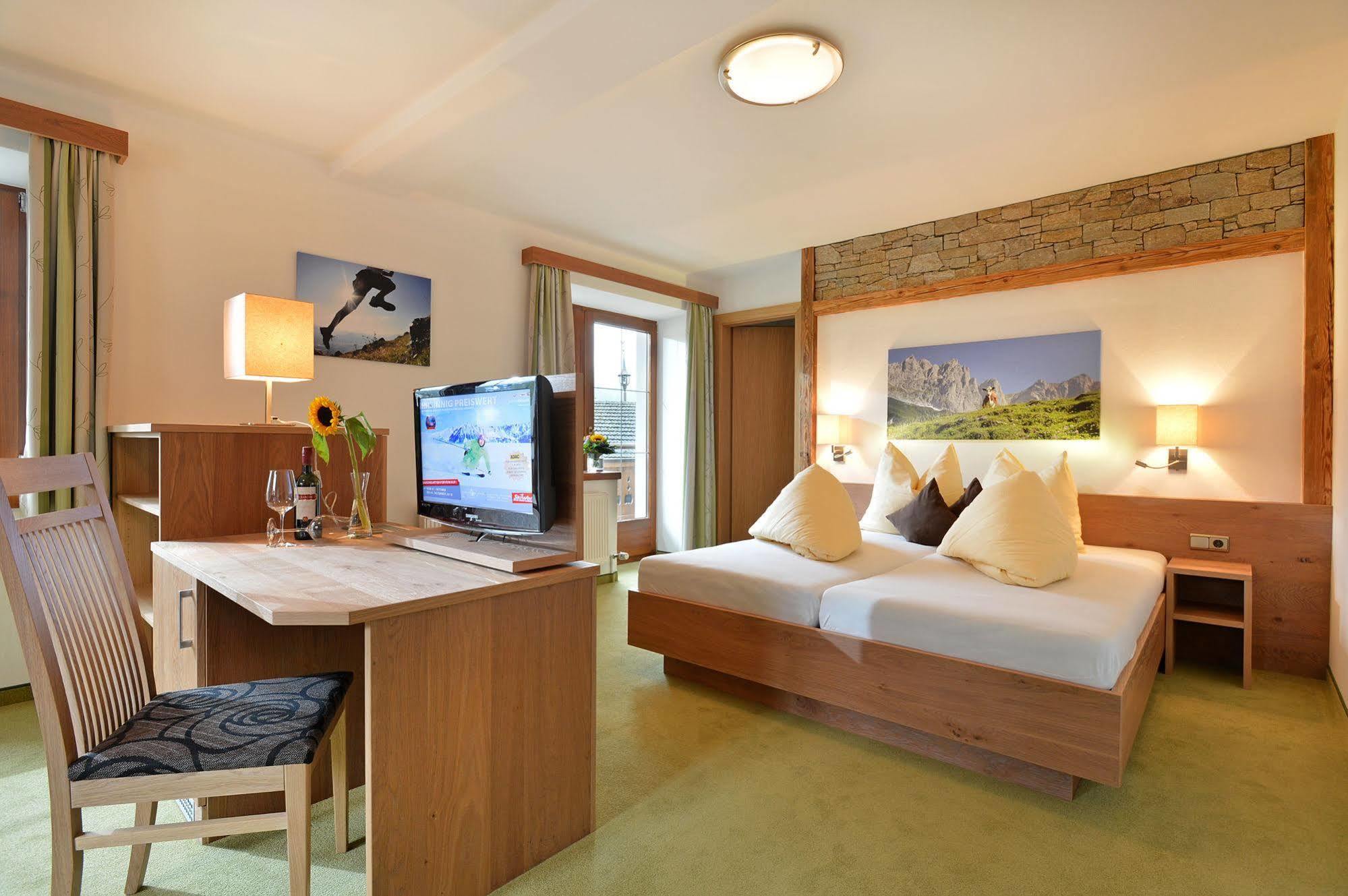 Hotel Reitlwirt Бріксен-ім-Тале Екстер'єр фото