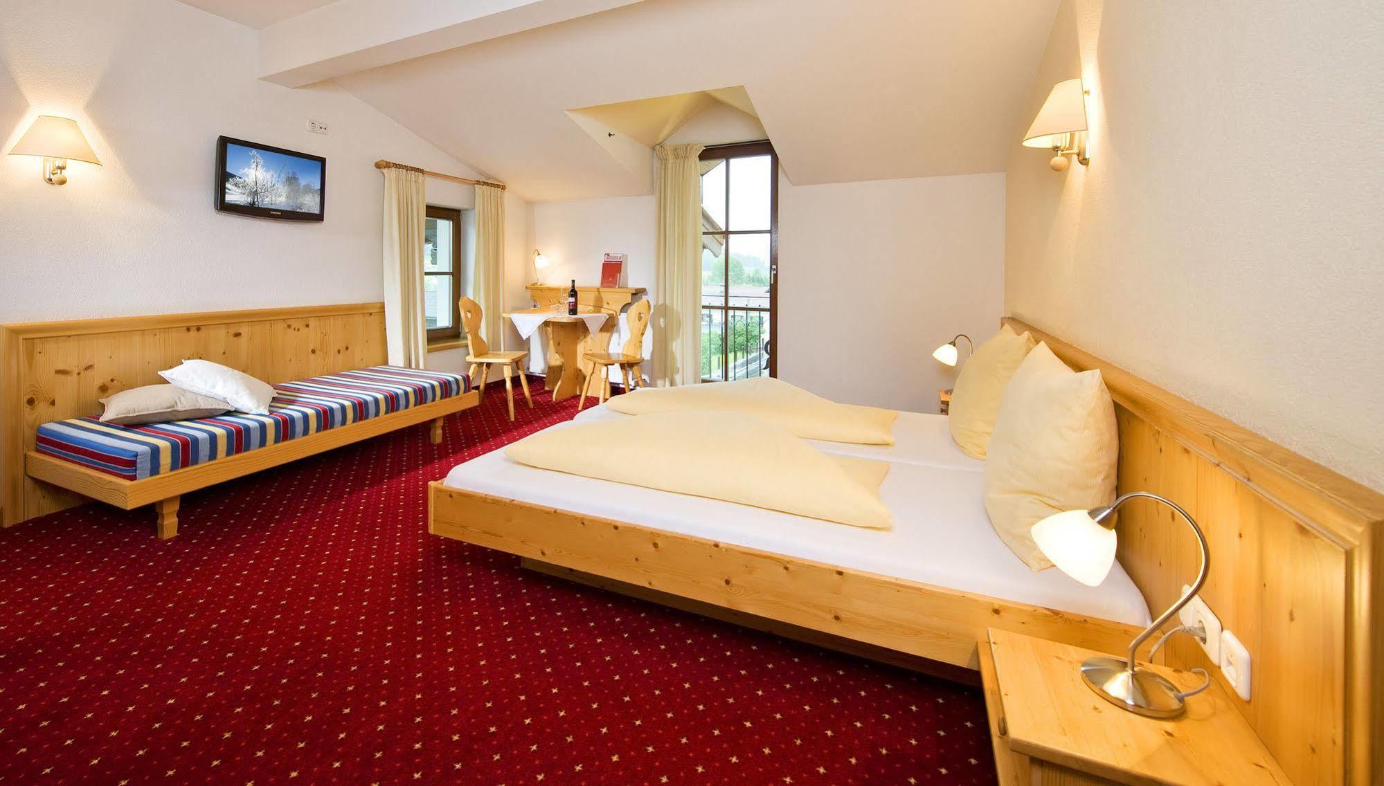 Hotel Reitlwirt Бріксен-ім-Тале Екстер'єр фото